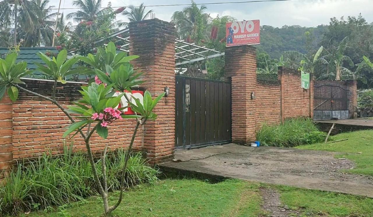 Oyo 2864 Mangsit Garden Homestay Bagian luar foto